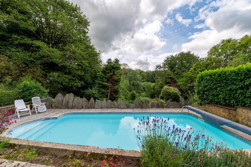 Petite house 'Les Sapins' with shared pool, terrace and Wi-Fi