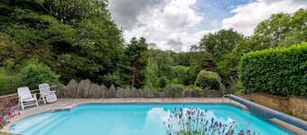 Kleines Haus 'Les Sapins' mit Gemeinschaftspool, Terrasse und WLAN