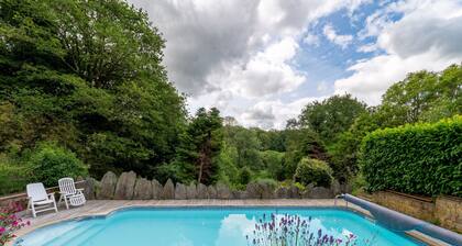 Petite house 'Les Sapins' with shared pool, terrace and Wi-Fi