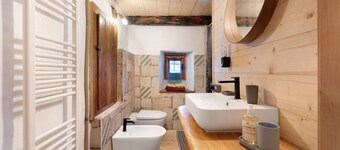 Chalet 'Tomidicarta' with Mountain View, Private Terrace and Wi-Fi