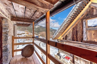 Chalet 'Tomidicarta' with Mountain View, Private Terrace and Wi-Fi