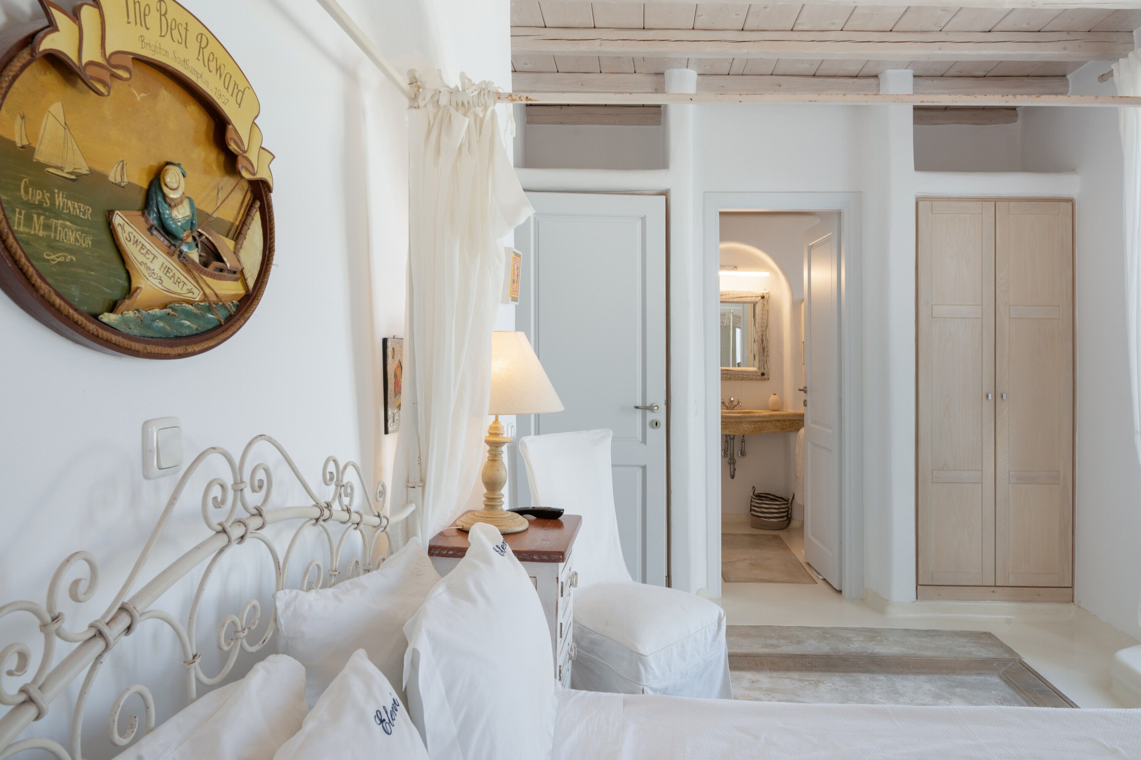 4 bedrooms, WiFi, bed sheets