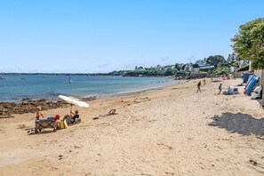 Beach nearby - Maison récente à 300 m de la mer*** (Carantec)