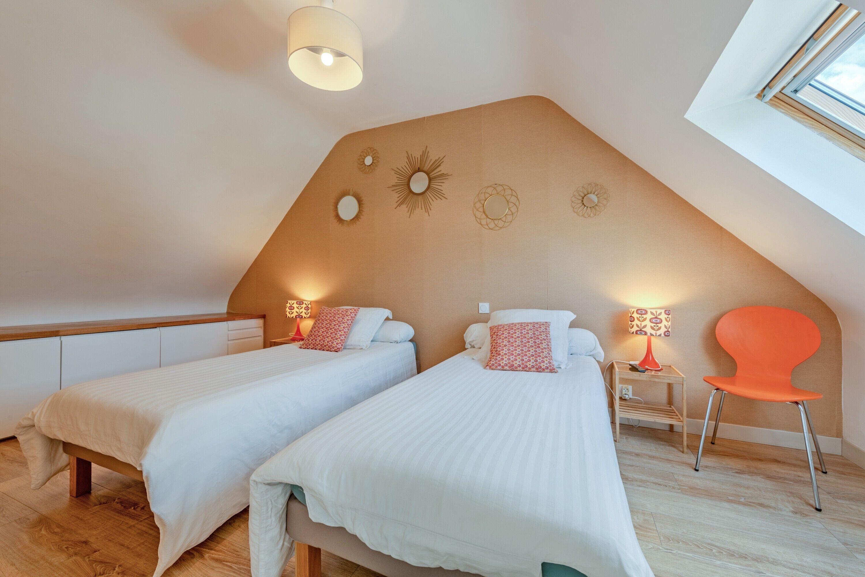 2 bedrooms, iron/ironing board, free WiFi, bed sheets