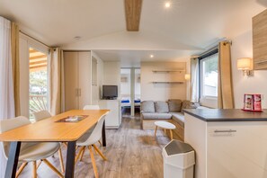 Interior - Mobile Home - 8 persons (Lattes)