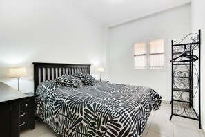 2 bedrooms, iron/ironing board, free WiFi, bed sheets