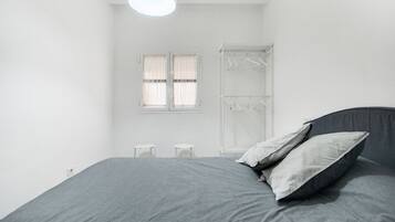 2 makuuhuonetta, silitysrauta/-lauta, ilmainen Wi-Fi, vuodevaatteet