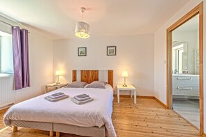4 chambres, fer et planche à repasser, Wi-Fi gratuit, draps fournis