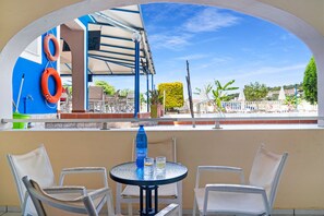 Outdoor dining - Studio 'Sandy Maria Studio 104' with Shared Pool, Wi-Fi (Zante)