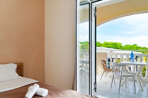 Free WiFi, bed sheets - Studio 'Sandy Maria Studio 205' with Shared Pool, Wi-Fi (Zante)