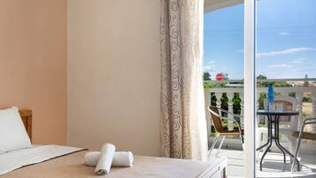 Accès au Wi-Fi (inclus), literie fournie