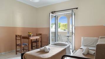 Accès au Wi-Fi (inclus), literie fournie