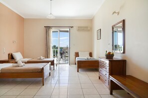 Free WiFi, bed sheets - Studio 'Sandy Maria Studio 303' with Shared Pool, Wi-Fi (Zante)