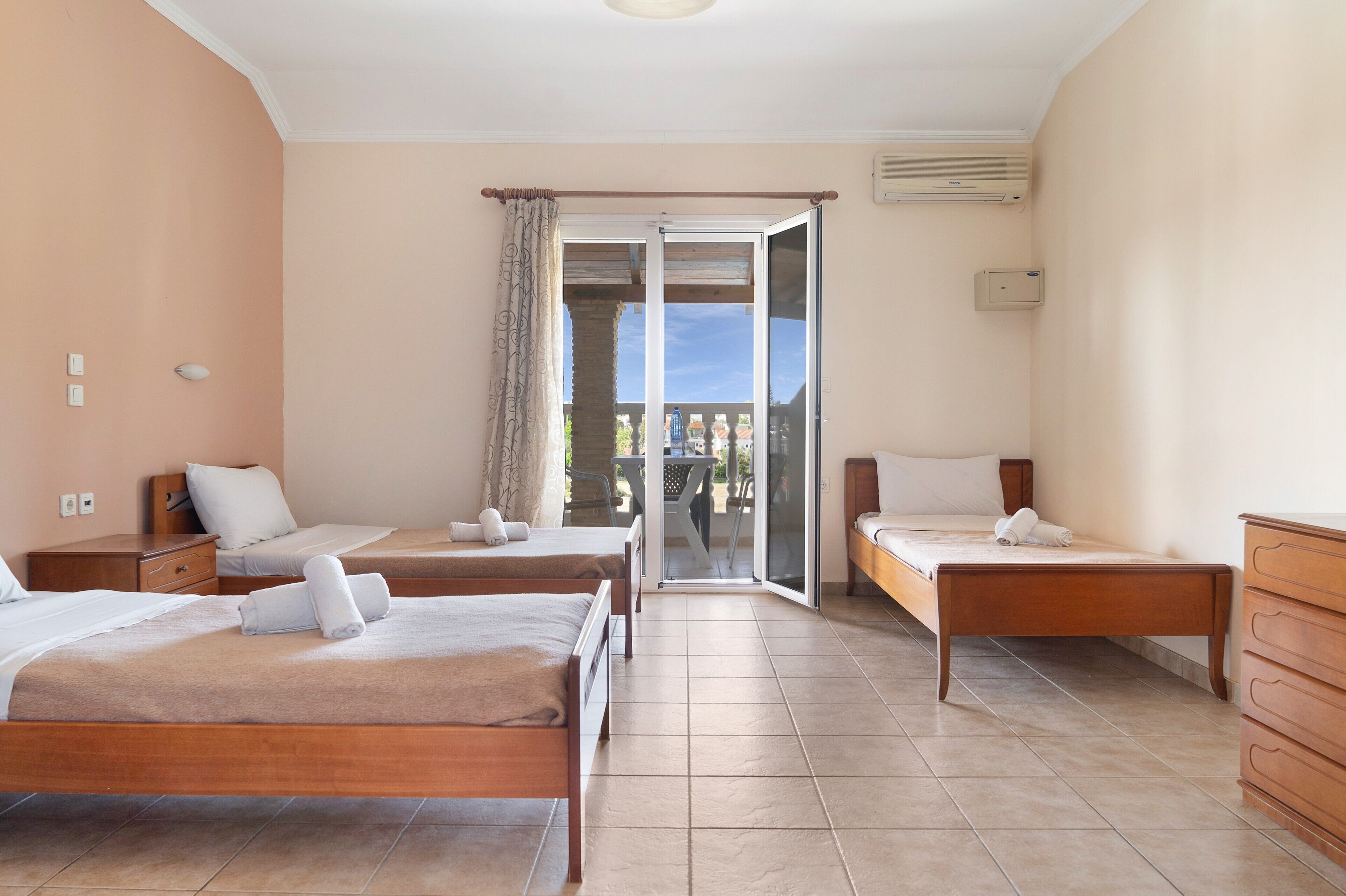 Free WiFi, bed sheets