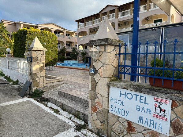Property grounds - Studio 'Sandy Maria 706' with Shared Pool, Wi-Fi (Zante)