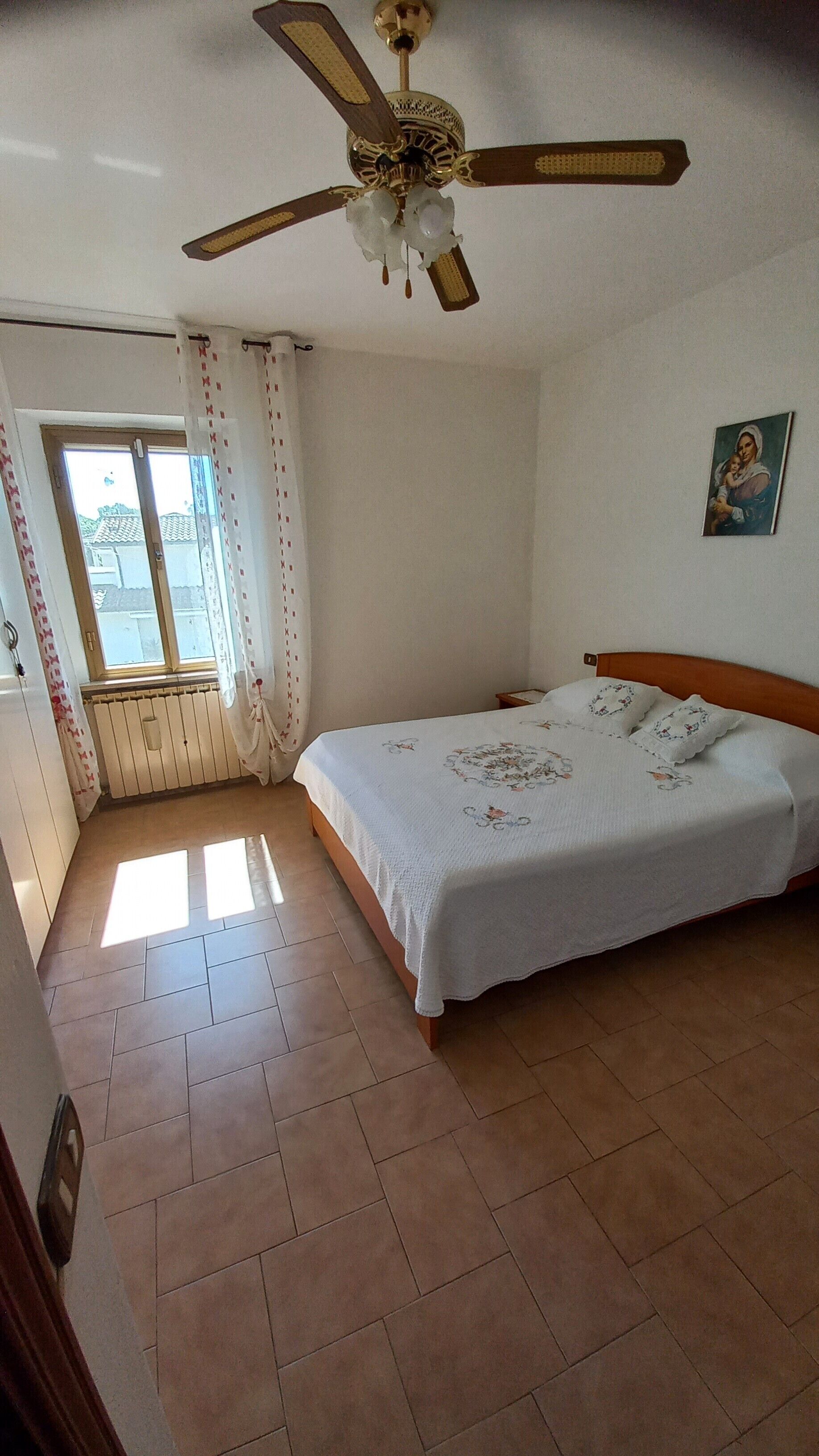 2 habitaciones, tabla de planchar con plancha y wifi gratis 