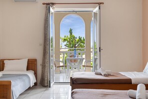 Free WiFi, bed sheets - Studio 'Sandy Maria Studio 603' with Shared Pool, Wi-Fi (Zante)