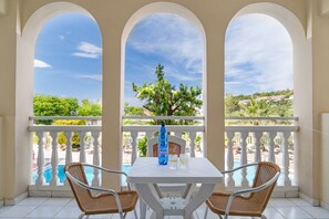 Outdoor dining - Studio 'Sandy Maria Studio 603' with Shared Pool, Wi-Fi (Zante)