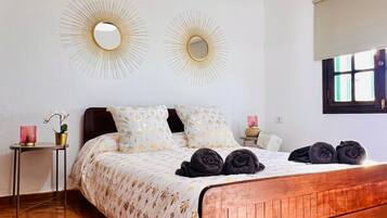 3 bedrooms, iron/ironing board, free WiFi, bed sheets