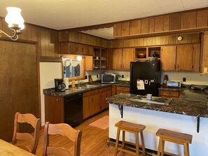 Mikrowelle, Ofen, Herdplatte, Geschirrspüler