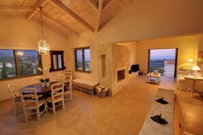 TV, fireplace, DVD player, stereo - Villa 'Linatela Ideales Resort' with Sea View, Wi-Fi and Air Conditioning (kefalonia)