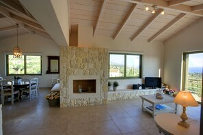 Dining - Villa 'Linatela Ideales Resort' with Sea View, Wi-Fi and Air Conditioning (kefalonia)