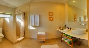 Dusche, Haartrockner, Handtücher