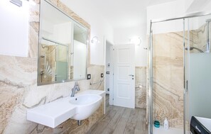 Shower, hair dryer - Lovely home in Modica (Modica)