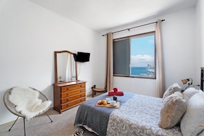 2 bedrooms, iron/ironing board, free WiFi, bed sheets - Holiday Home 'House In Anaga' with Sea View, Private Terrace, and Wi-Fi (Almaciga)