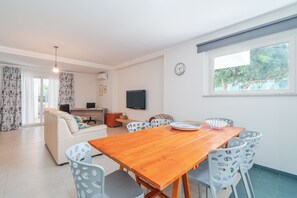 Interior - Holiday Home 'Zacchitella Garden House' with Private Pool, Wi-Fi and Air Conditioning (Rosolini)