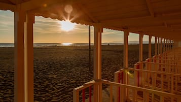 Una spiaggia nelle vicinanze