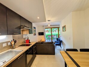 Fridge, microwave, oven, dishwasher