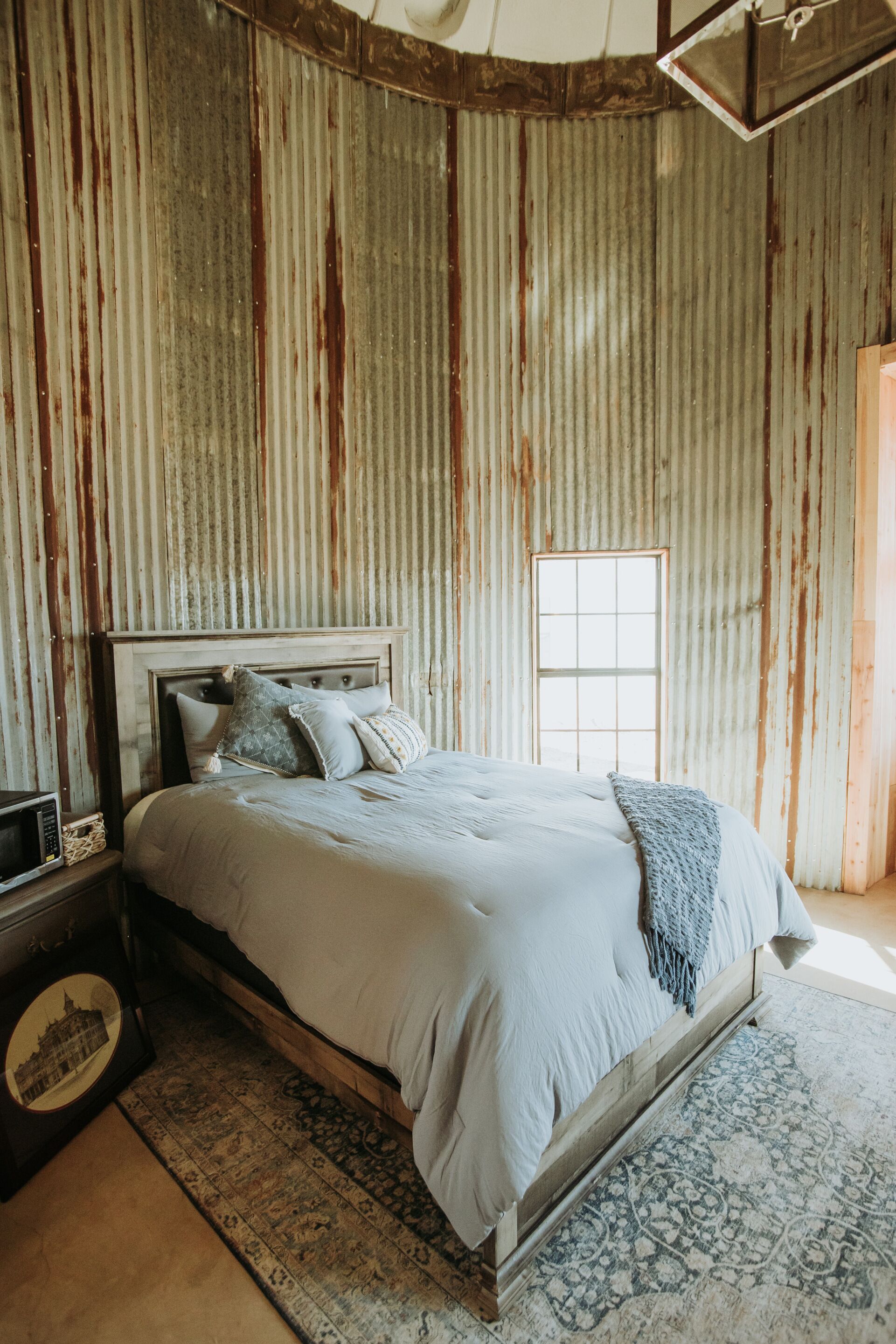 The Huckleberry Finn - Standard One Room Silo - Lubbock, TX