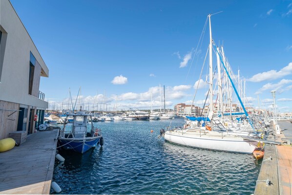 Marina - Apartment 'Résidence La Croisette' with Sea View and Private Terrace (Agde)
