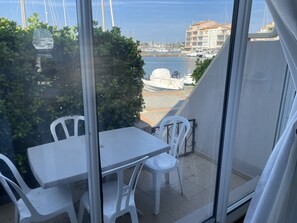 Dining - Apartment 'Résidence La Croisette' with Sea View and Private Terrace (Agde)