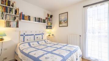 1 habitación, tabla de planchar con plancha y wifi gratis