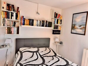 1 bedroom, iron/ironing board, free WiFi - Apartment 'Résidence La Croisette' with Sea View and Private Terrace (Agde)