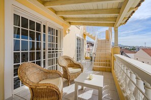 Terrace/patio - Vacation Villa 'El Yuka' with Sea View, Heated Pool, Wi-Fi and Air Conditioning (Callao Salvaje)