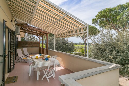 Ferme 'Agriturismo I Debbi - Il Pino' avec terrasse privée, Wi-Fi et climatisation