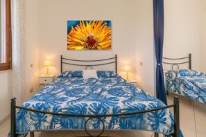 1 bedroom, free WiFi, bed sheets - Farmhouse 'Agriturismo I Debbi - Il Ciliegio' with Private Veranda, Wi-Fi and Air Conditioning (Bibbona)