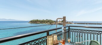 Apartment 'The Lalouda Of Mani' with Sea View, Wi-Fi and Air Conditioning