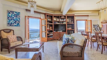 Fernseher, DVD-Player, Stereoanlage