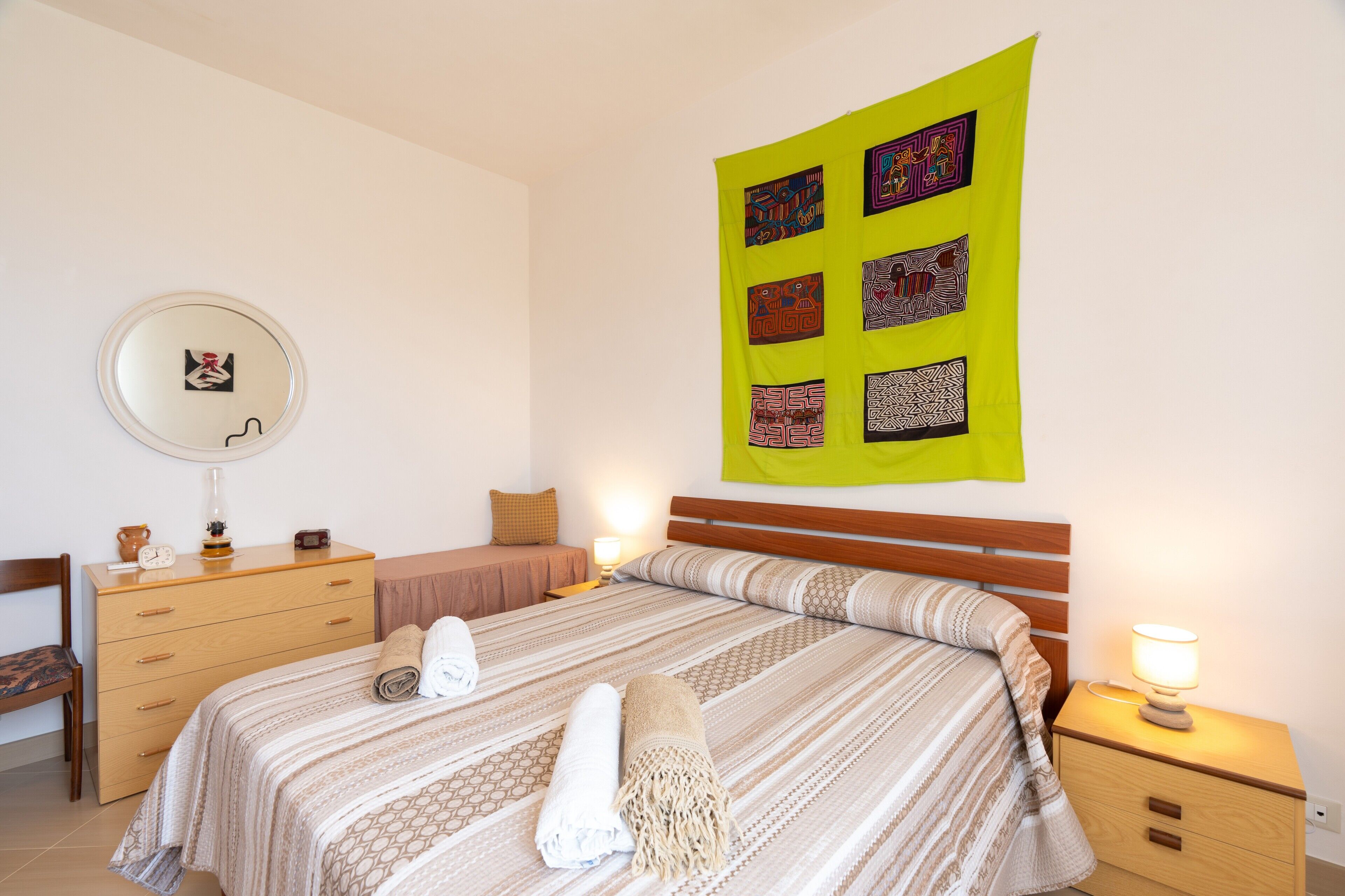 3 chambres, fer et planche à repasser, Wi-Fi gratuit, draps fournis