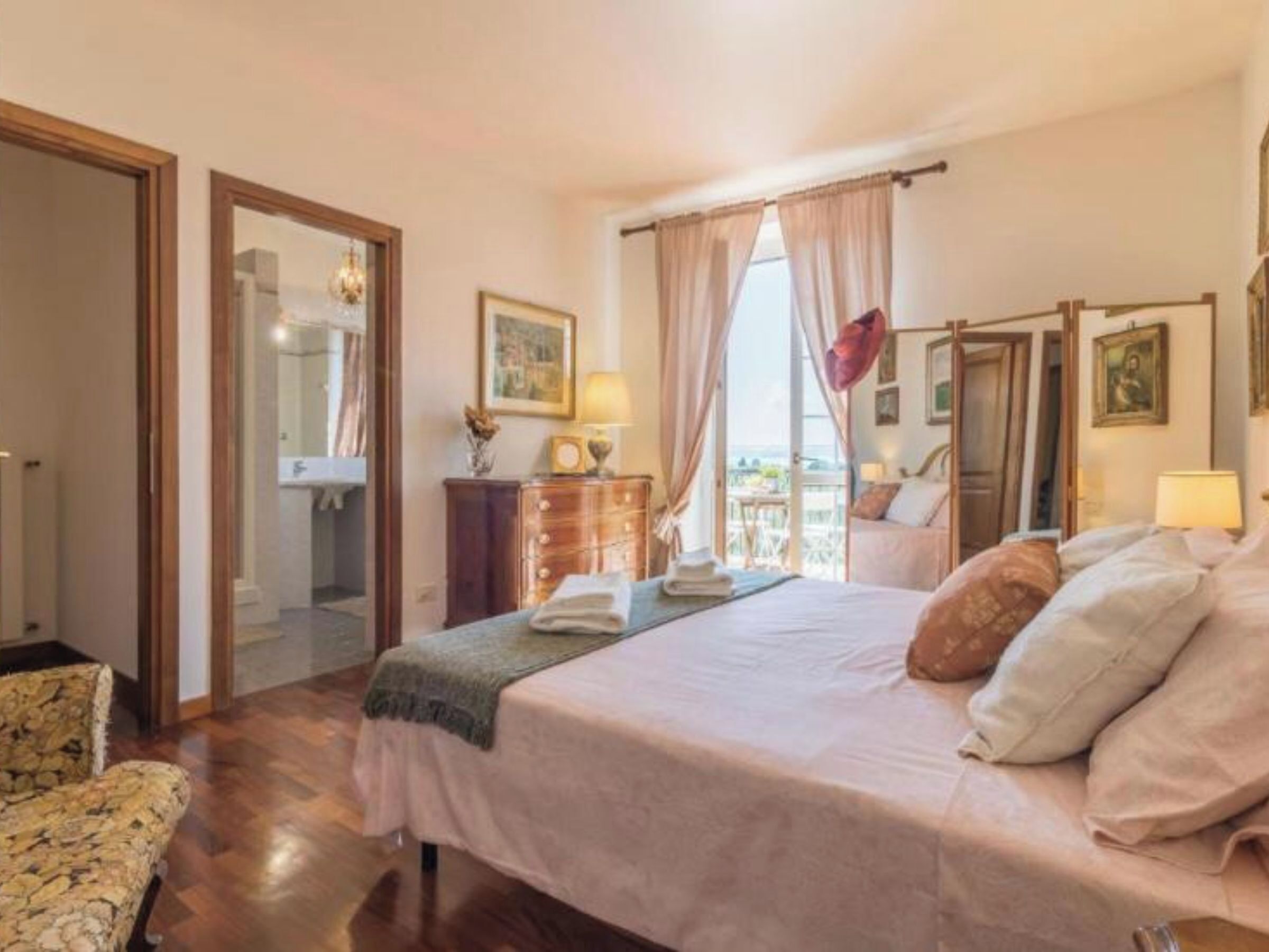 3 soverom, strykejern/-brett, wi-fi (inkludert) og sengetøy