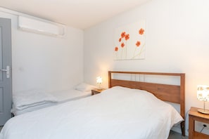 2 bedrooms, iron/ironing board