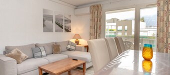 Appartement 'Appartement Aix Les Bains' avec vue sur montagne, terrasse privée et climatisation