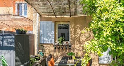 Holiday Home 'Rayonnante Maison Mont Ventoux' with Private Garden