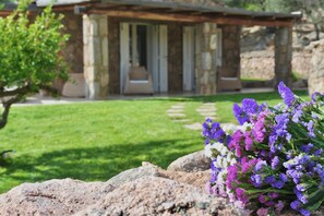 Exterior detail - Villa 'Petra D'arana' with Mountain View, Wi-Fi and Air Conditioning (Palau)