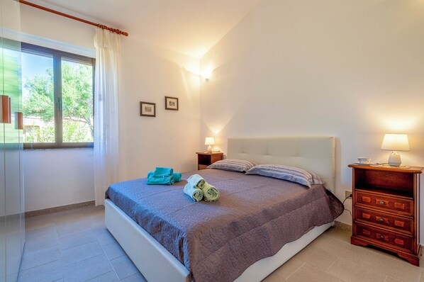 2 slaapkamers, een strijkplank/strijkijzer, wifi, beddengoed