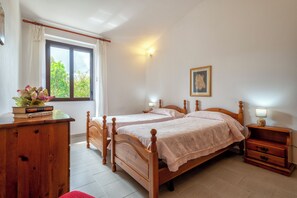 2 slaapkamers, een strijkplank/strijkijzer, wifi, beddengoed